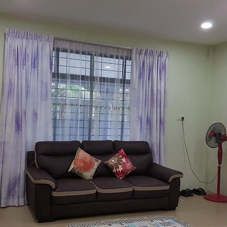 Vila Ellis Lot 310 Kuching Exteriér fotografie